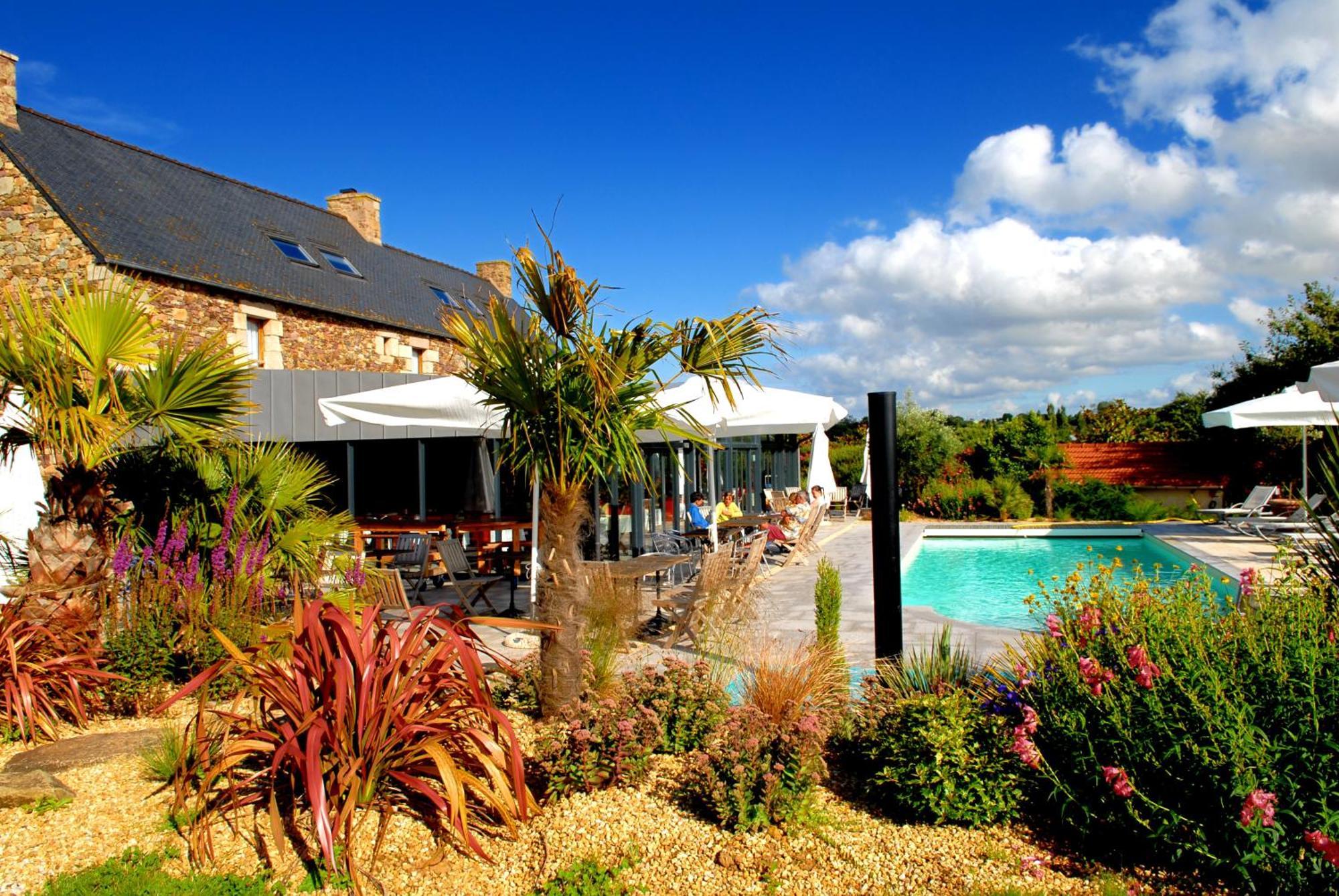 Domaine De Kermodest Hotel Quemper-Guezennec Exterior photo
