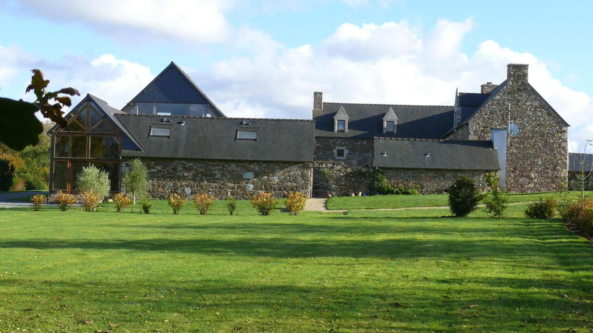 Domaine De Kermodest Hotel Quemper-Guezennec Exterior photo
